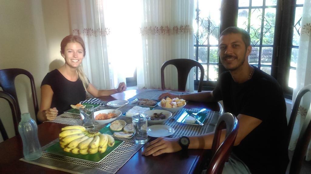 Glory Homestay Канди Екстериор снимка