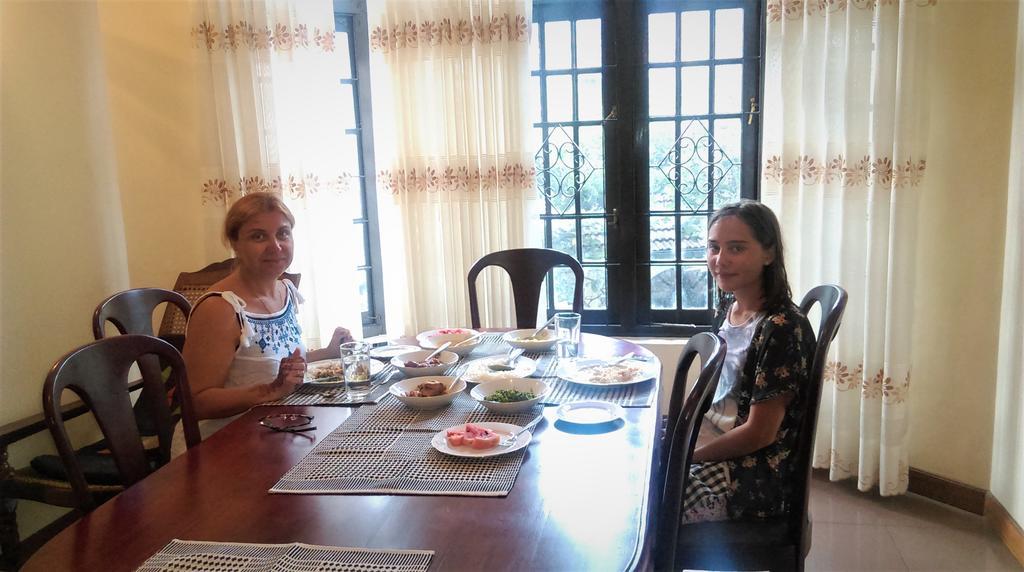 Glory Homestay Канди Екстериор снимка