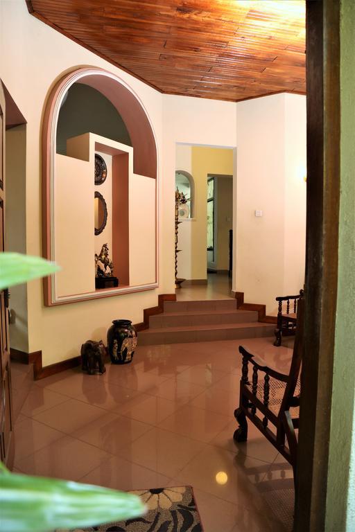 Glory Homestay Канди Екстериор снимка