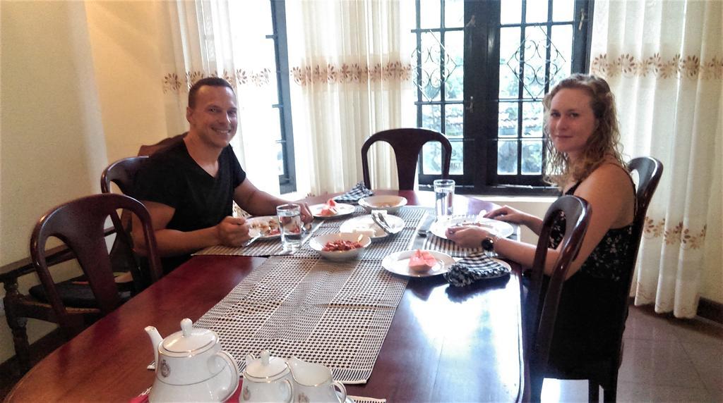 Glory Homestay Канди Екстериор снимка