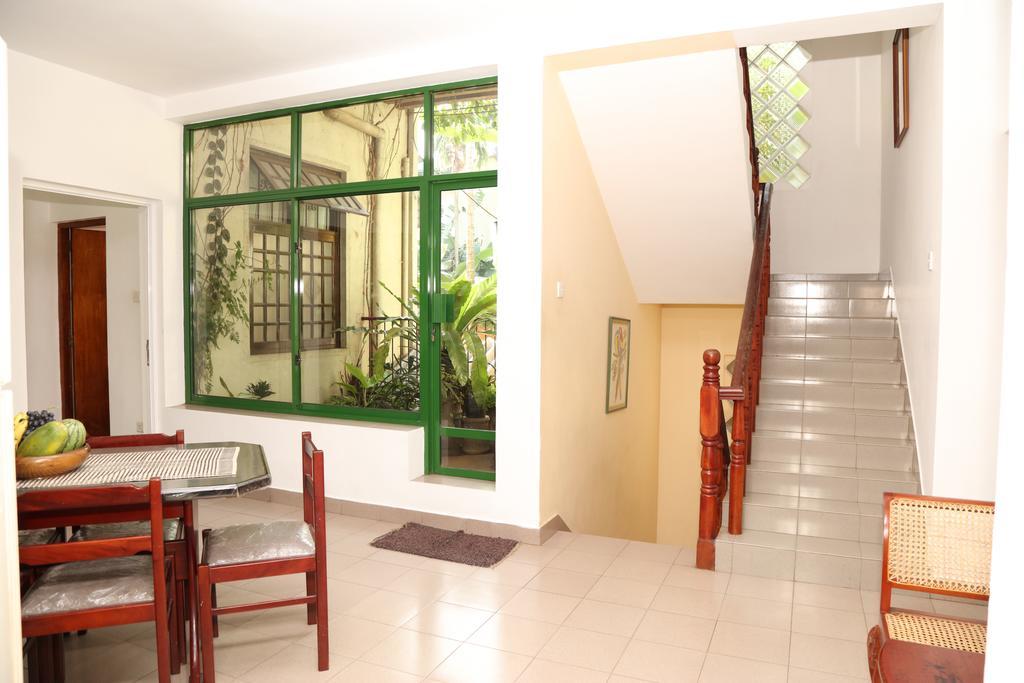 Glory Homestay Канди Екстериор снимка