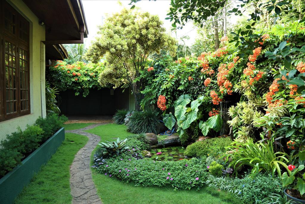 Glory Homestay Канди Екстериор снимка