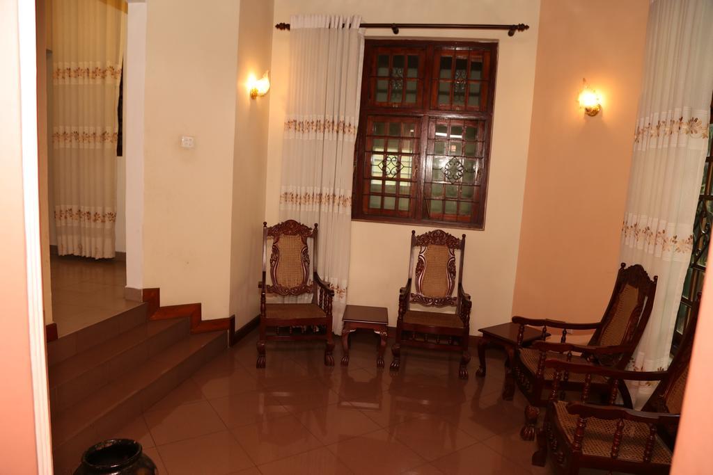 Glory Homestay Канди Екстериор снимка